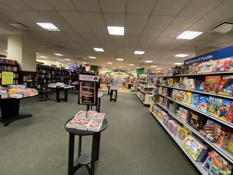 barnes noble honolulu 96814 768x576