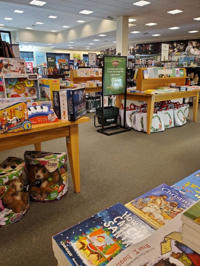 barnes noble williamsburg 23188 768x1024
