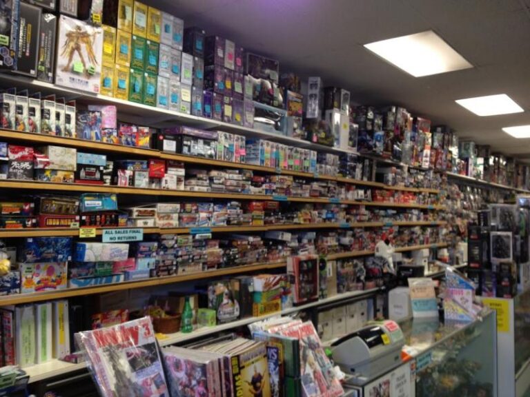 cards and comics central san francisco 94121 768x576