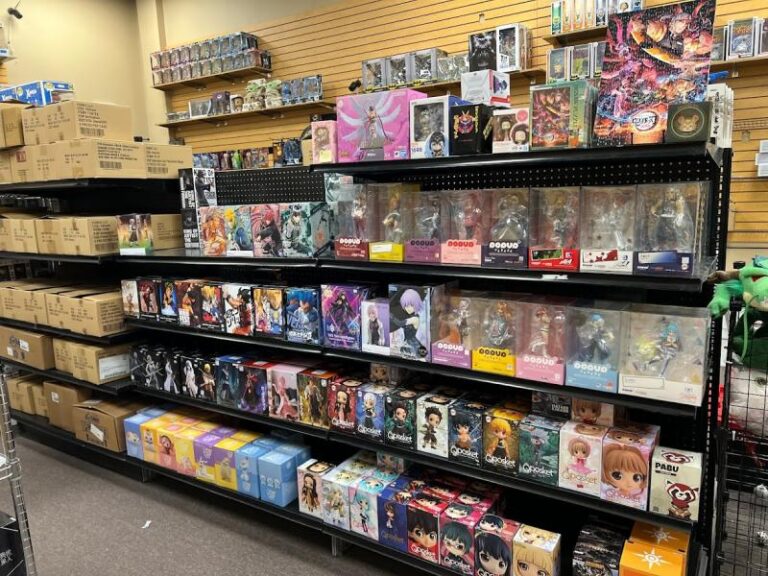 coffee cat comics lakewood 14500 768x576