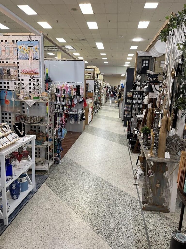 paradise vintage market fort myers 13821 768x1024