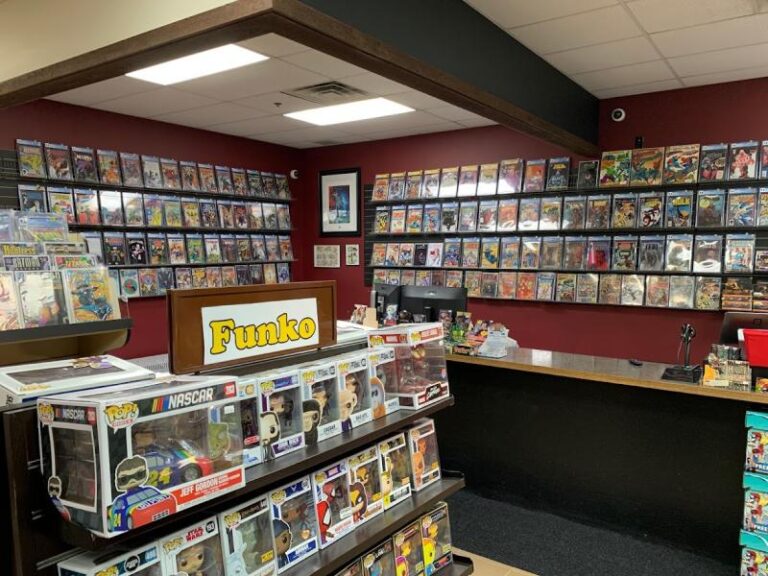 red curtain comics collectibles akron 44314 768x576