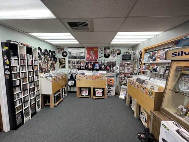 retro emporium kent 98032 768x576