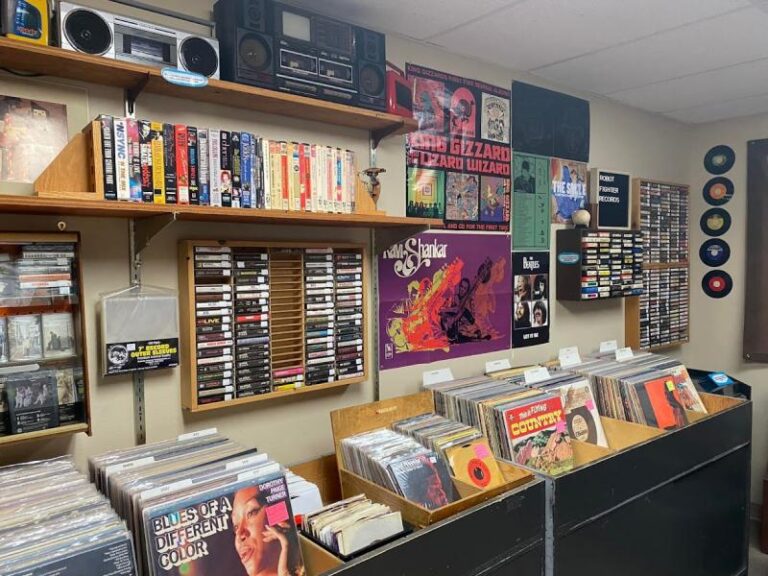 robot fighter records janesville 53545 768x576