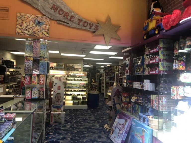 tom s toys los angeles 90210 2 768x576